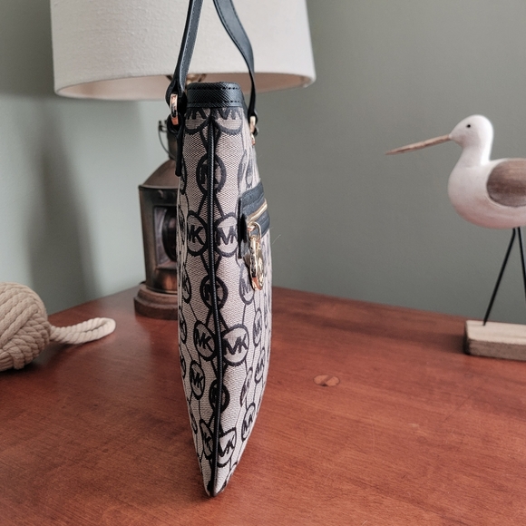 Michael Kors Signature Jacquard Crossbody Tan Canvas Black Crossgrain Leather - Picture 2 of 16